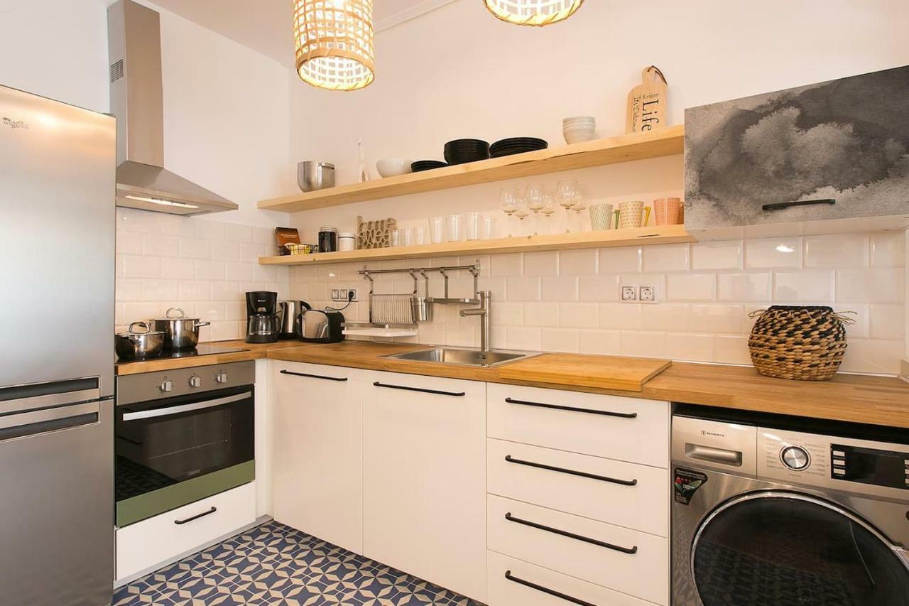 Boho Chic Apartment, Agia Sofia District #Feelslikehome Солун Екстериор снимка